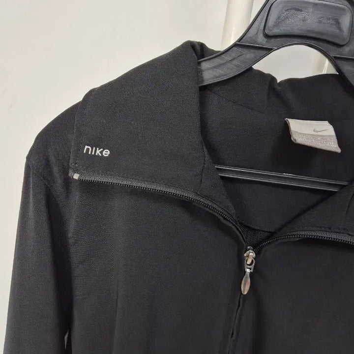 [BUNJANG] Nike Black Cropped Track Jacket / 나이키 블랙 크롭 트랙 자켓