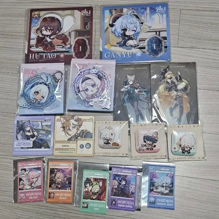 [BUNJANG] Genshin Impact PC Lounge Acrylic Stand &amp; Mom&