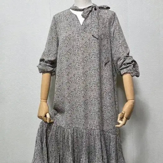 [BUNJANG] H:CONNECT Patterned Long Dress with Scarf Detail / 에이치커넥트 원피스