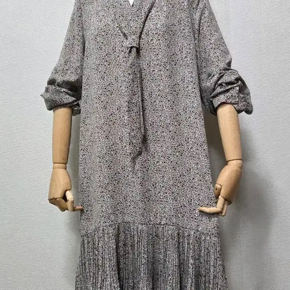 [BUNJANG] H:CONNECT Patterned Long Dress with Scarf Detail / 에이치커넥트 원피스