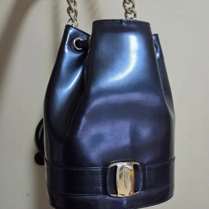 [BUNJANG] Ferragamo Patent Leather Bucket Backpack / 페라가모 페이던트 버킷 백팩