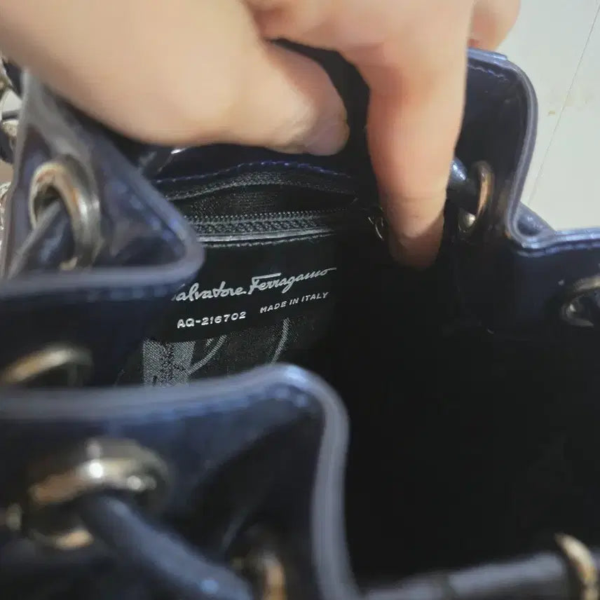 [BUNJANG] Ferragamo Patent Leather Bucket Backpack / 페라가모 페이던트 버킷 백팩