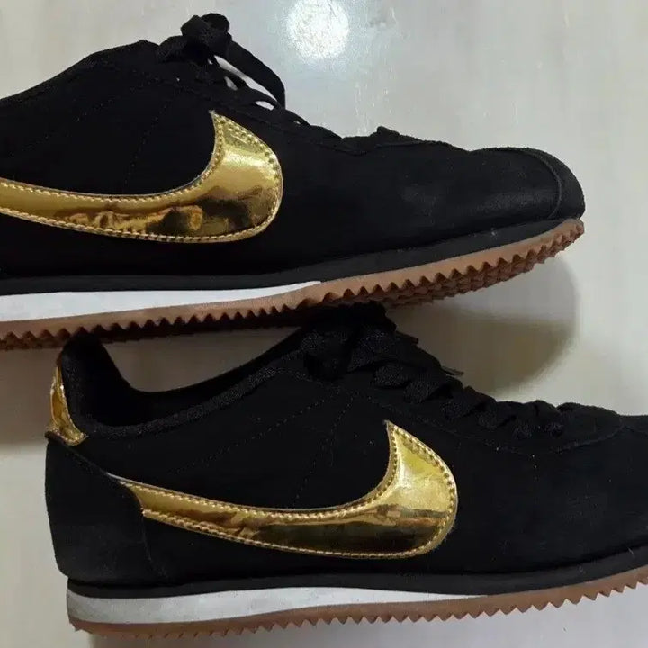 [BUNJANG] Nike Cortez Black Gold Suede Men&