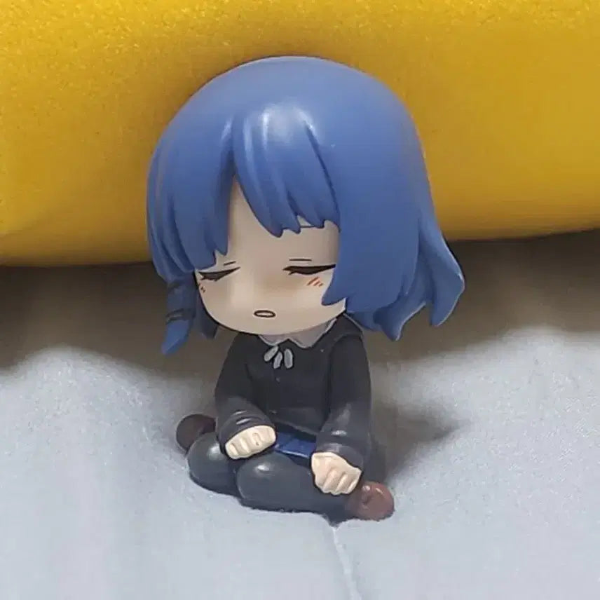 [BUNJANG] Bocchi the Rock Yamada Ryo Shoulder Bump Gacha Figure / 봇치 더 록 어깨쿵 가챠 야마다 료 피규어