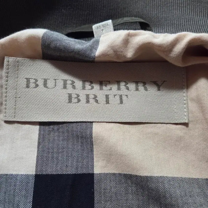 [BUNJANG] Burberry Brit Nylon Harrington Bomber Crop Jacket / 버버리 브릿 나일론 해링턴 보머 블루종 크롭 자켓