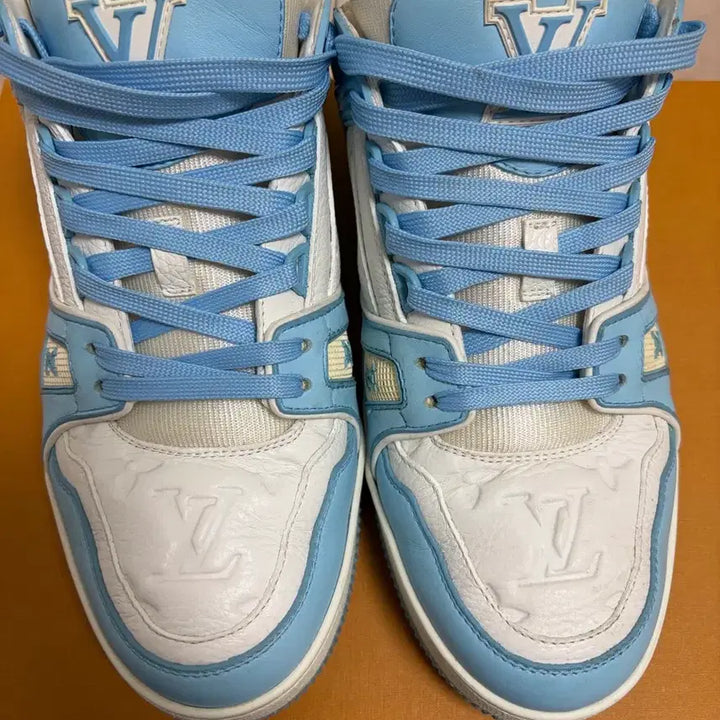 [BUNJANG] Louis Vuitton Trainer Blue Ciel Sneakers / [7.5/정품 풀구성] 루이비통 트레이너 블루 시엘(하늘색)