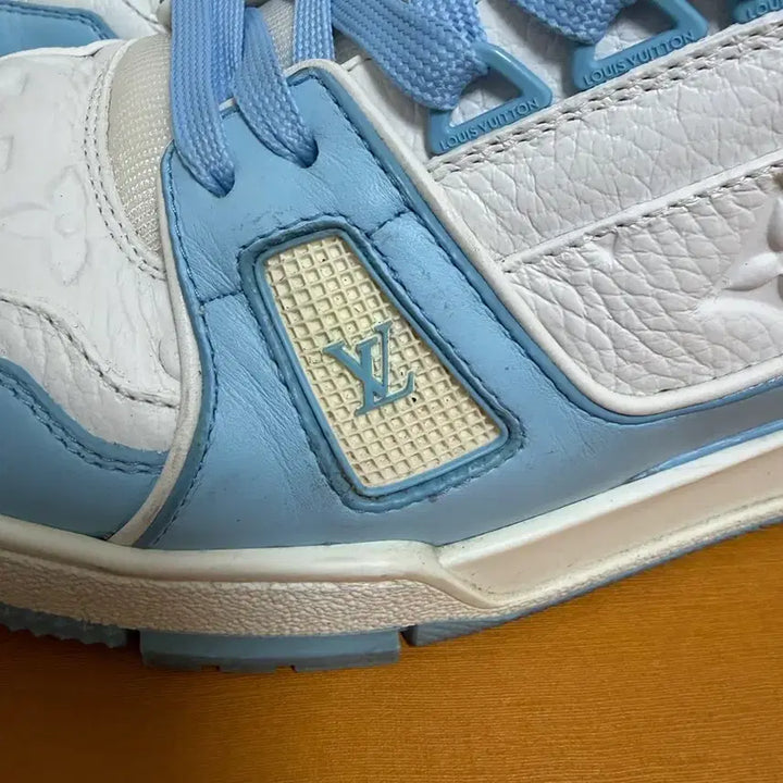[BUNJANG] Louis Vuitton Trainer Blue Ciel Sneakers / [7.5/정품 풀구성] 루이비통 트레이너 블루 시엘(하늘색)