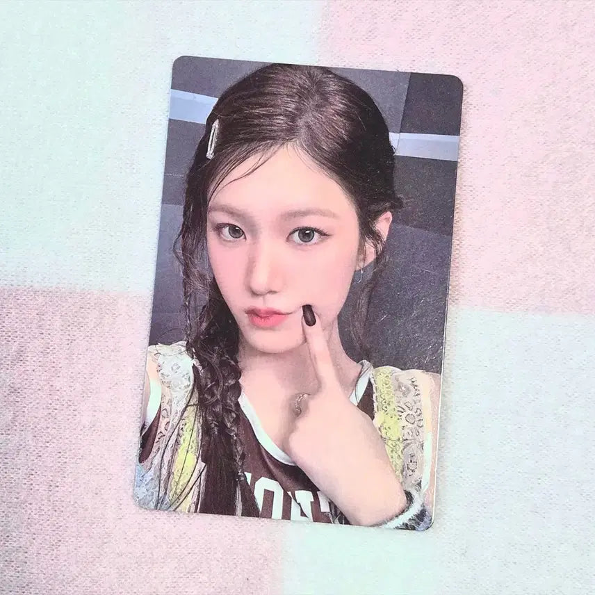 [BUNJANG] IZ*NA Yoon Ji-yoon POB Photocard / izna 이즈나 윤지윤 팝업 7만원 특전 포토카드 양도