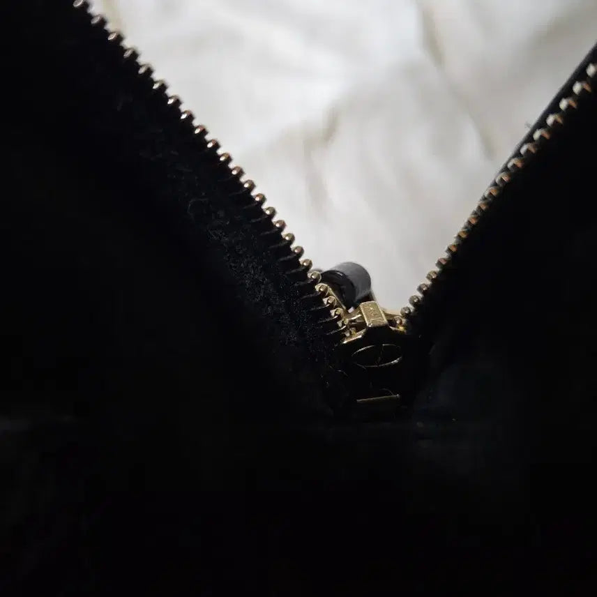 [BUNJANG] Valentino Rockstud Crossbody Bag / 발렌티노 락스터드 크로스백 (정품