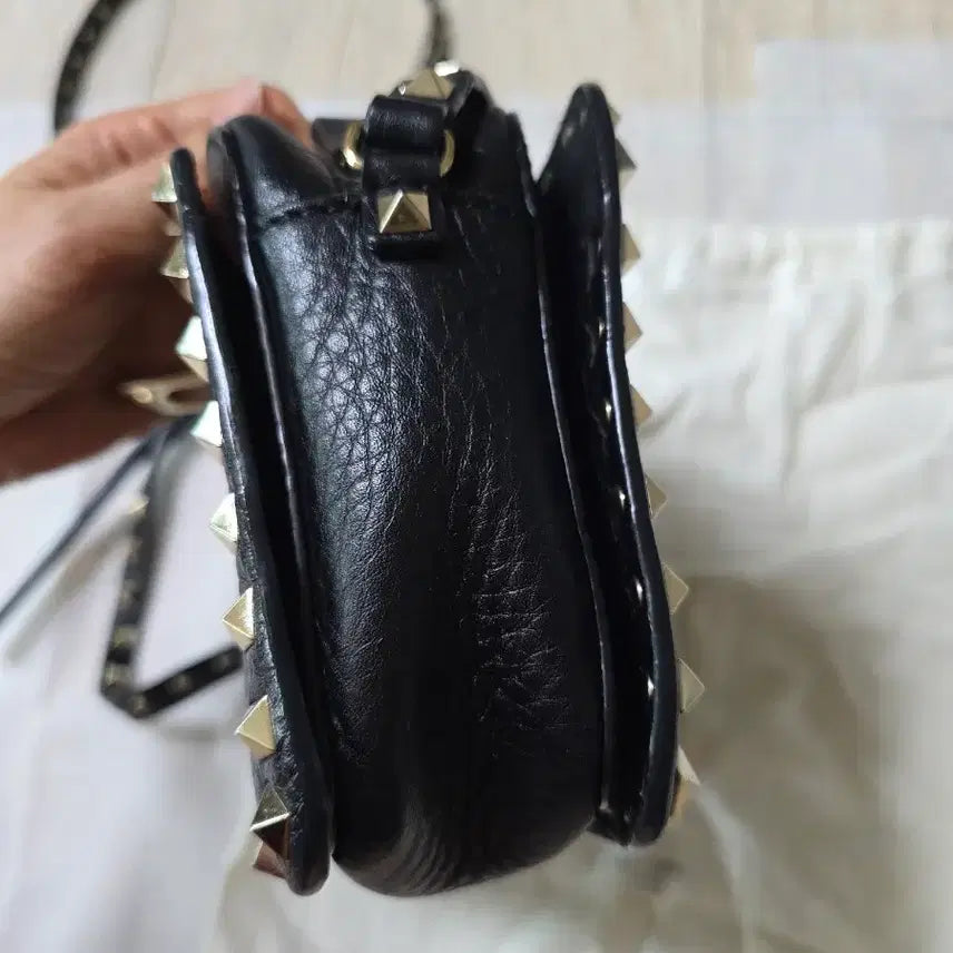 [BUNJANG] Valentino Rockstud Crossbody Bag / 발렌티노 락스터드 크로스백 (정품