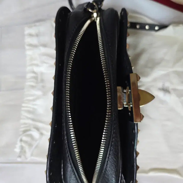 [BUNJANG] Valentino Rockstud Crossbody Bag / 발렌티노 락스터드 크로스백 (정품