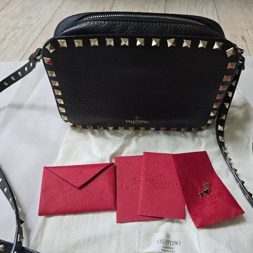 [BUNJANG] Valentino Rockstud Crossbody Bag / 발렌티노 락스터드 크로스백 (정품