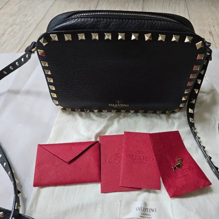 [BUNJANG] Valentino Rockstud Crossbody Bag / 발렌티노 락스터드 크로스백 (정품