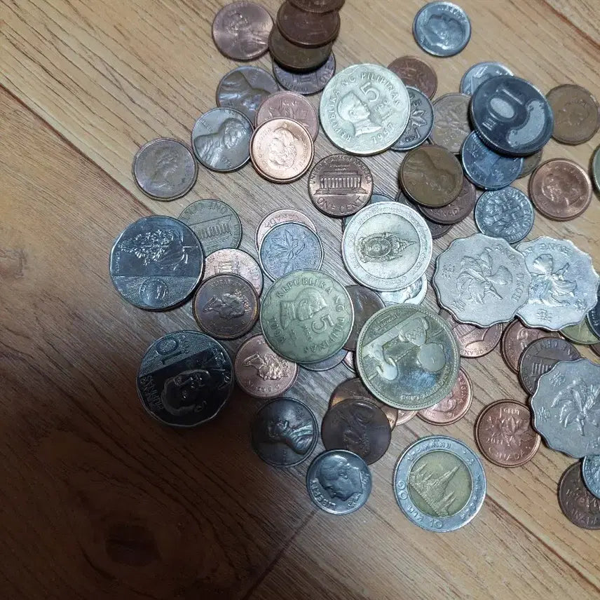 [BUNJANG] Foreign Coin Collection Bundle (Thailand, Hong Kong, USA, Japan, Philippines, etc.) with 25mm Coin Capsules / 외국 동전  (태국, 홍콩, 미국,일본, 필리핀 등)