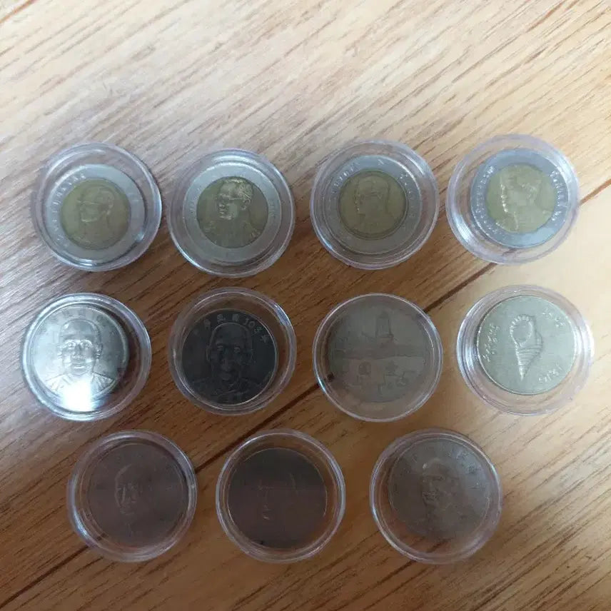 [BUNJANG] Foreign Coin Collection Bundle (Thailand, Hong Kong, USA, Japan, Philippines, etc.) with 25mm Coin Capsules / 외국 동전  (태국, 홍콩, 미국,일본, 필리핀 등)