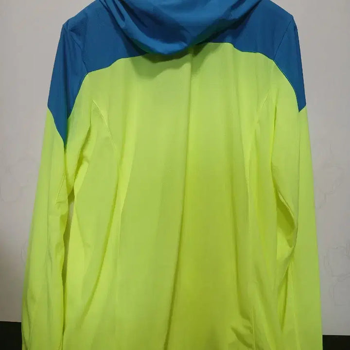 [BUNJANG] Millet Color-Block Windbreaker Jacket 105 / 밀레 바람막이 옐로우/블루 자켓105