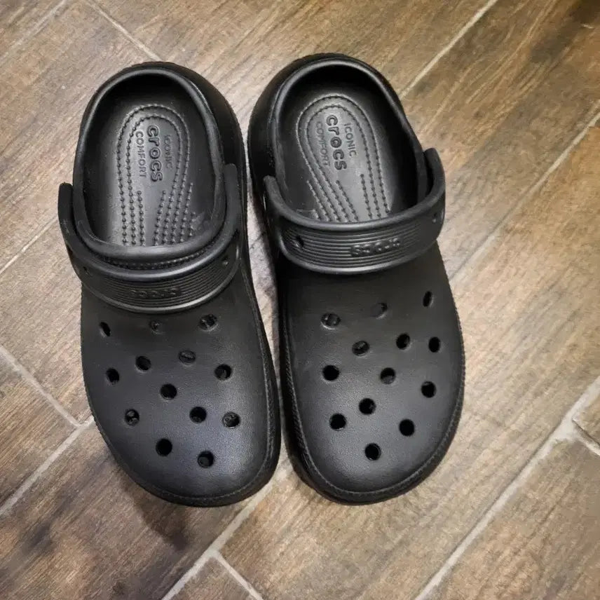 [BUNJANG] Crocs Classic Clog Black M4 W6 / 크록스 클래식 클로그 블랙 m4 w6