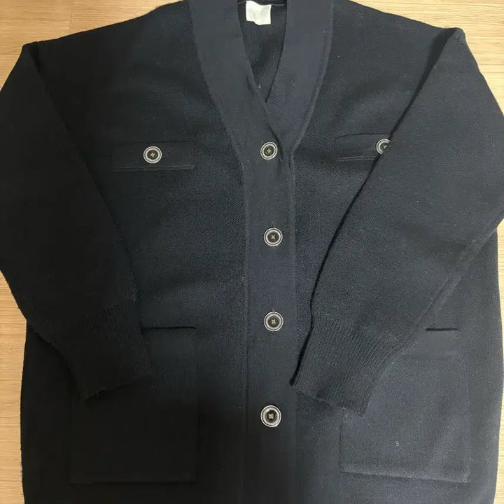 [SOLD OUT] Umer 유메르 버트니 가디건