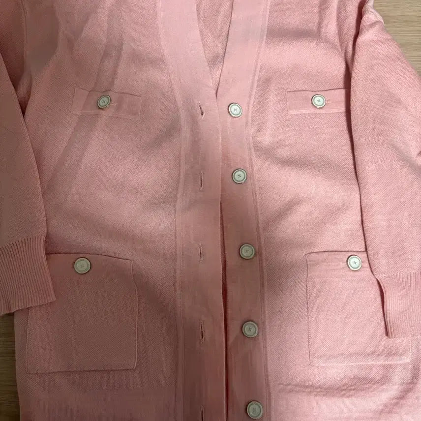 [SOLD OUT] Umer 유메르 버트니 가디건