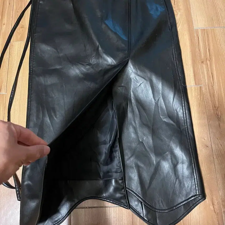[BUNJANG] RECTO Faux Leather Midi Skirt / 렉토 스커트