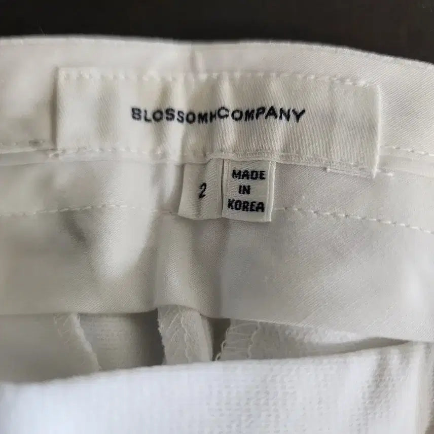 [SOLD OUT] 간지나는 흰색 여름바지