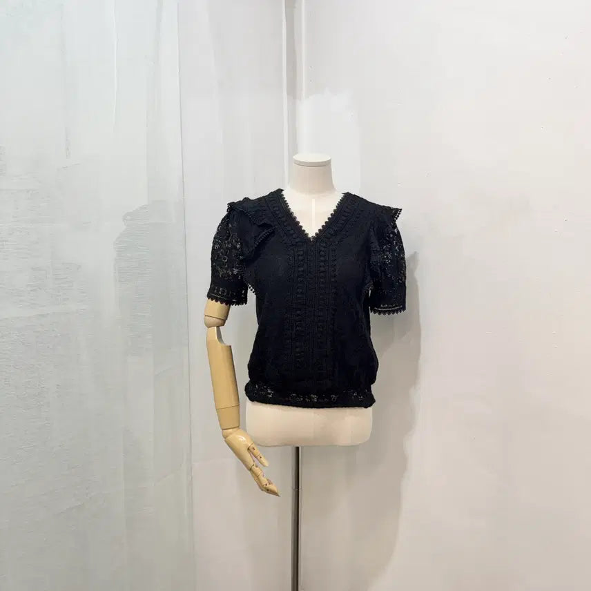 [BUNJANG] ab.f.z Black Lace Frill Short Sleeve Blouse / ab.f.z 블랙 레이스 프릴 반팔블라우스 하객룩 4453