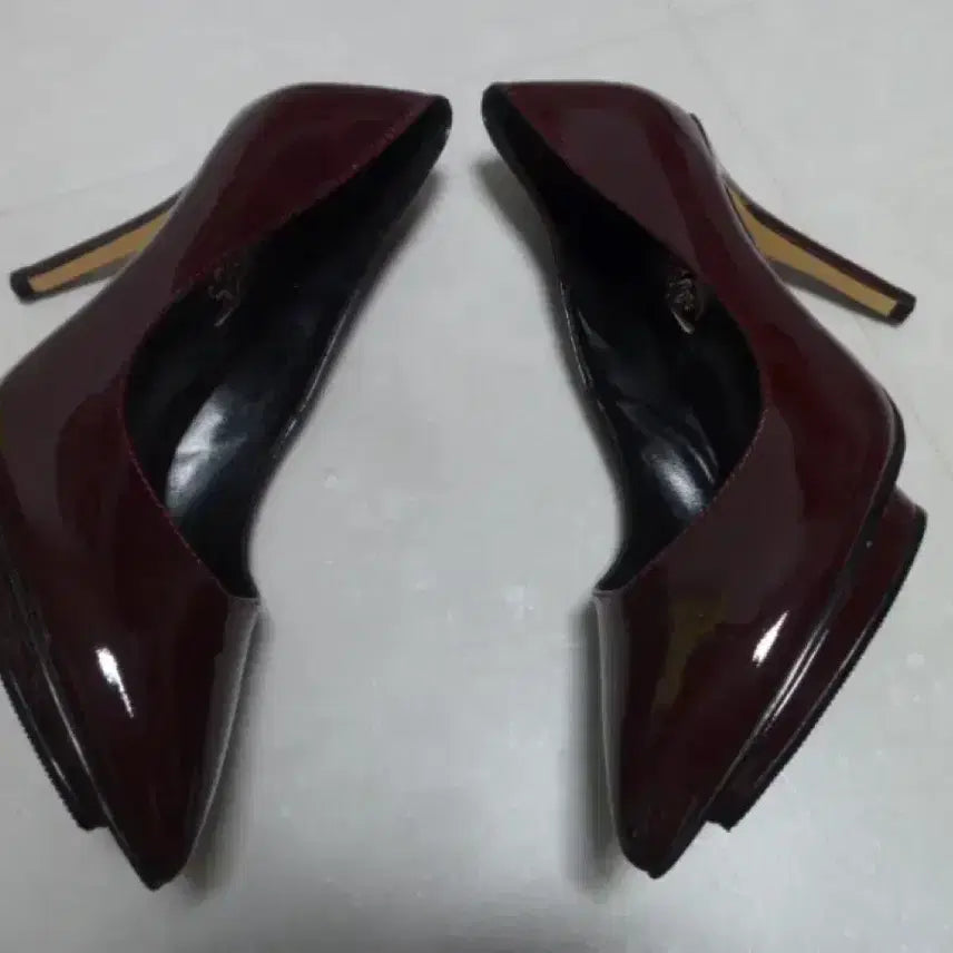 [BUNJANG] Burgundy Wine Enamel Platform Heels / 버건디 와인색 에나멜 가보시 힐 235-240