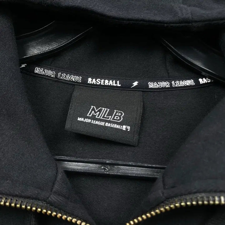 [SOLD OUT] MLB 뉴욕양키스 블랙 후드집업