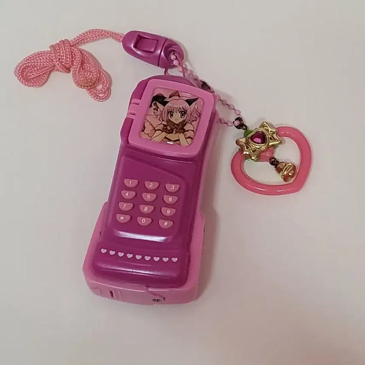 [BUNJANG] Berry Very MuMu Classic Mobile Phone &amp; Necklace Keychain Bundle / 작동O 베리베리뮤우뮤우 베베뮤 고전 휴대폰 + 목걸이 키링 일괄
