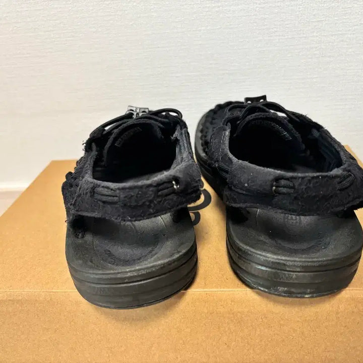 [BUNJANG] Keen Unique Black Sandals / Keen킨 유니크 블랙 샌들