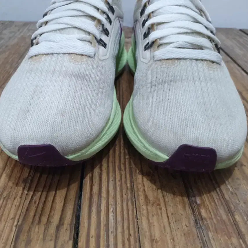 [SOLD OUT] 나이키 에어 줌 페가수스 39 런닝화 (230MM)