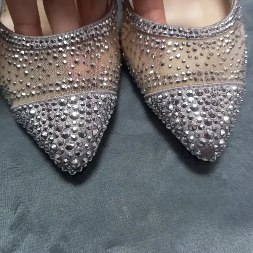 [SOLD OUT] 수제화 큐빅 힐 스틸레토