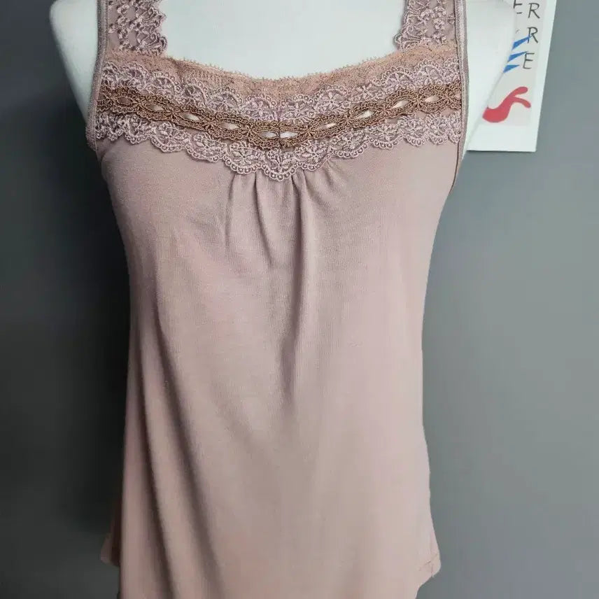 [SOLD OUT] 엑시즈팜 레이스 민소매 나시 axes femme