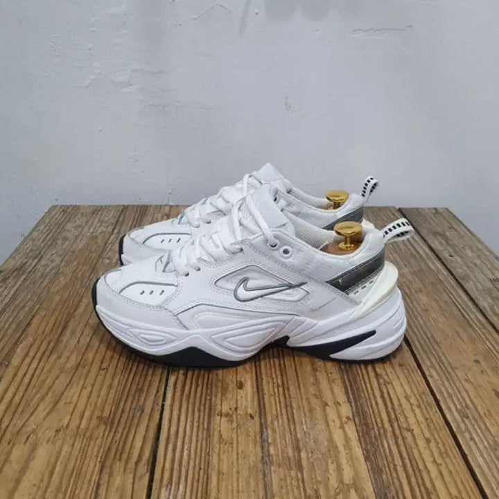 [SOLD OUT] 나이키 M2K 테크노 화이트 운동화 (230MM)