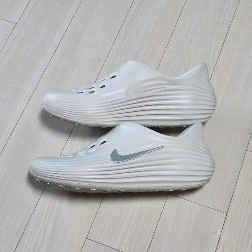 [SOLD OUT] 나이키 리액트 리주버네이트 270 팝니다.