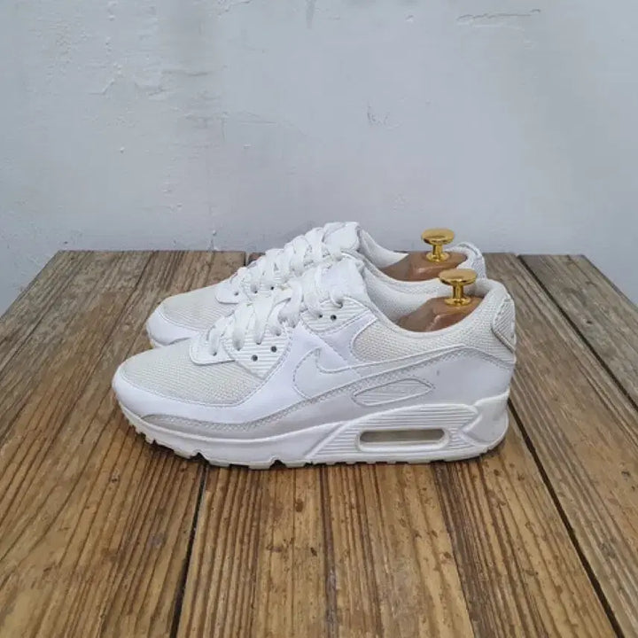 [SOLD OUT] 나이키 우먼스 에어맥스 90 (240MM)