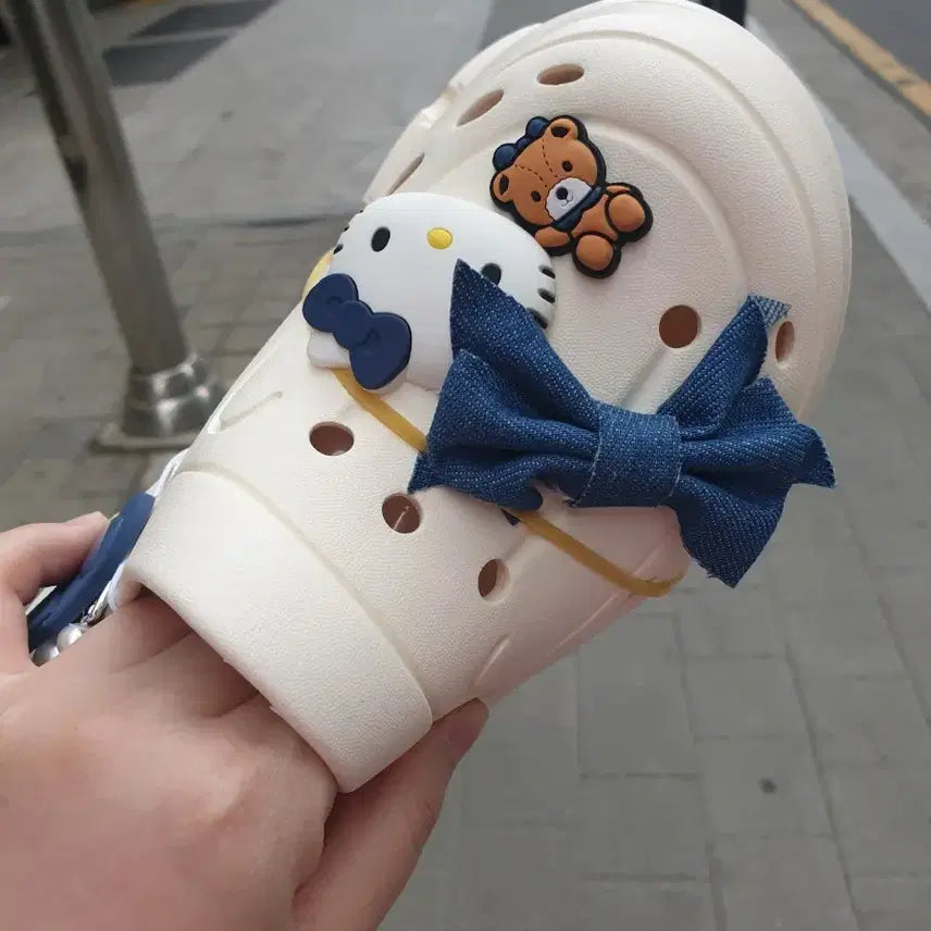[SOLD OUT] 230 진주 장식 키티 크록스