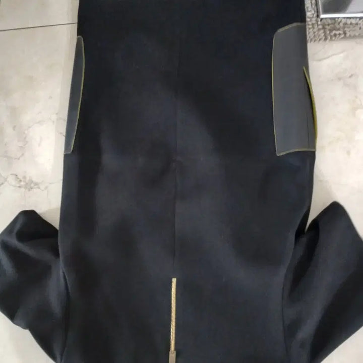 [SOLD OUT] 타임 양가죽 포켓 루즈 원피스