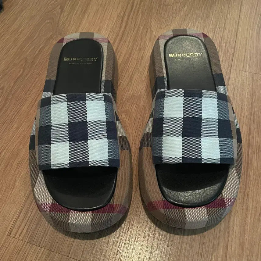 [BUNJANG] Burberry Buckingham Check Sandals / 버버리 버킹엄 체크 샌들 슬리퍼 (비브람솔 보강)