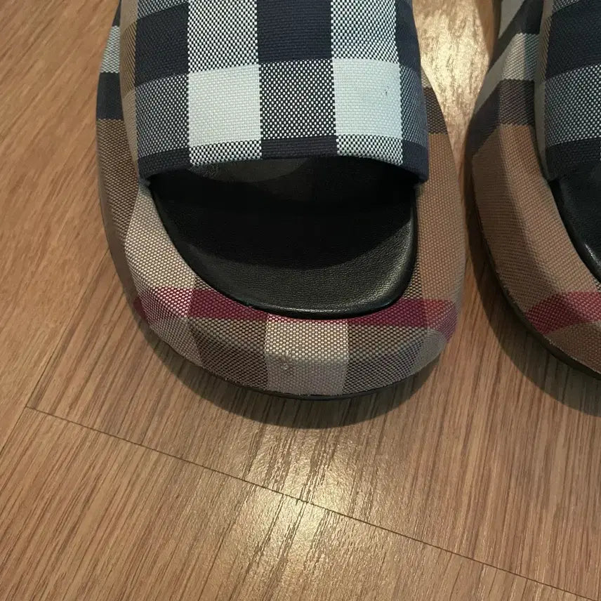 [BUNJANG] Burberry Buckingham Check Sandals / 버버리 버킹엄 체크 샌들 슬리퍼 (비브람솔 보강)