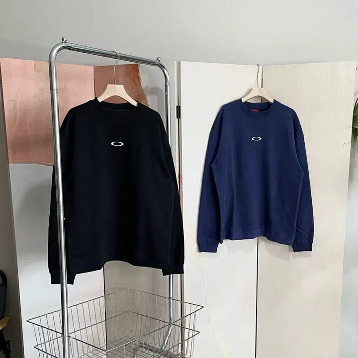 [BUNJANG] Oakley Japan Small Embroidered Logo Sweatshirt / 오클리 재팬 스몰 자수 로고 오리지널 맨투맨 S~XL 아울렛 새상품