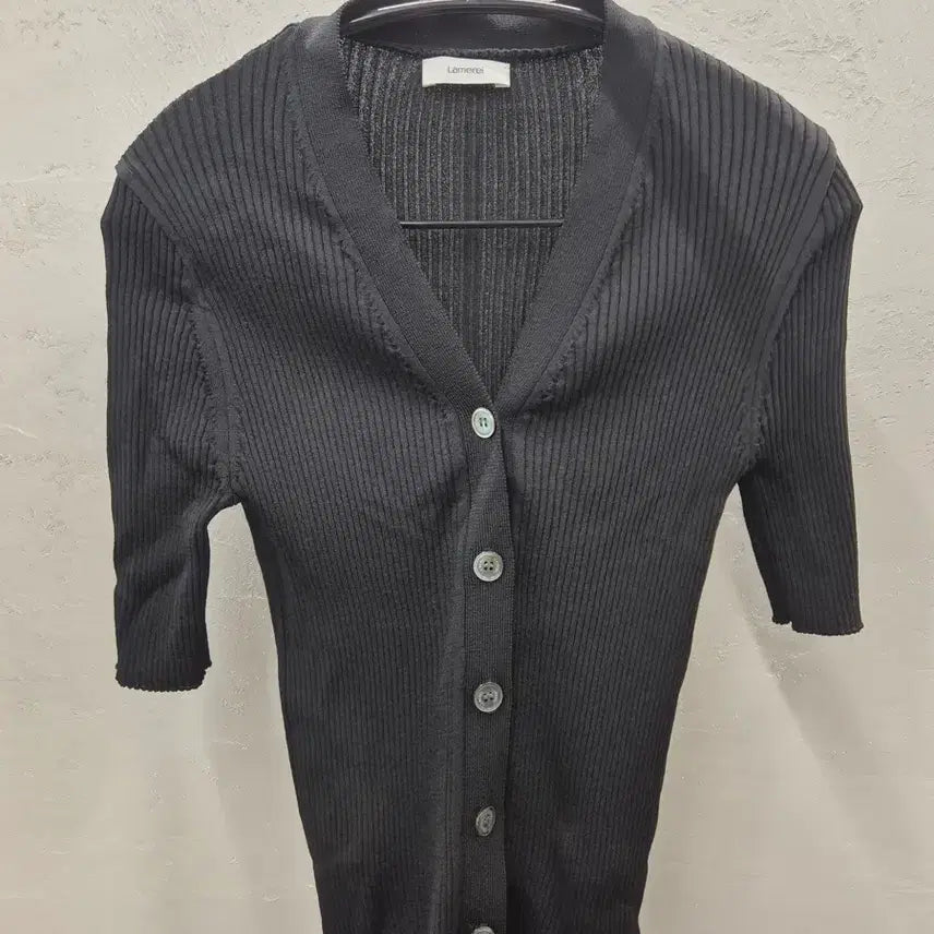 [BUNJANG] Lamerei V-Neck Cardigan Black / Lamerei 브이넥 가디건 블랙 Free
