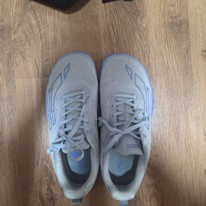 [BUNJANG] Urban Cust V3 Sneakers / 어반커스 v3 us9사이즈 팝니다 270