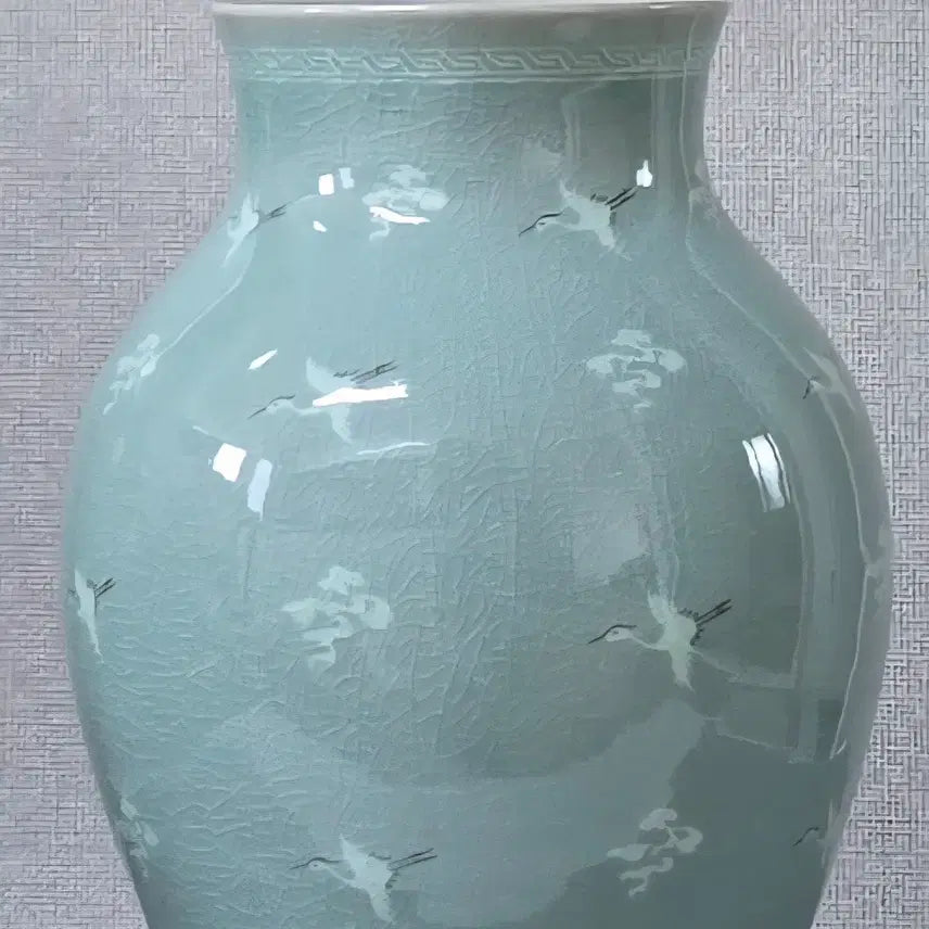 [BUNJANG] Haegang Yoo Geun-hyung Crane Cloud Celadon Porcelain Vase / 해강 유근형 운학문 호