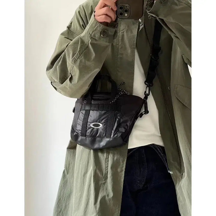 [BUNJANG] 오클리 자수 로고 메신저백 3종 사이즈 새상품 오클리 크로스백 / 오클리 자수 로고 메신저백 3종 사이즈 새상품 오클리 크로스백