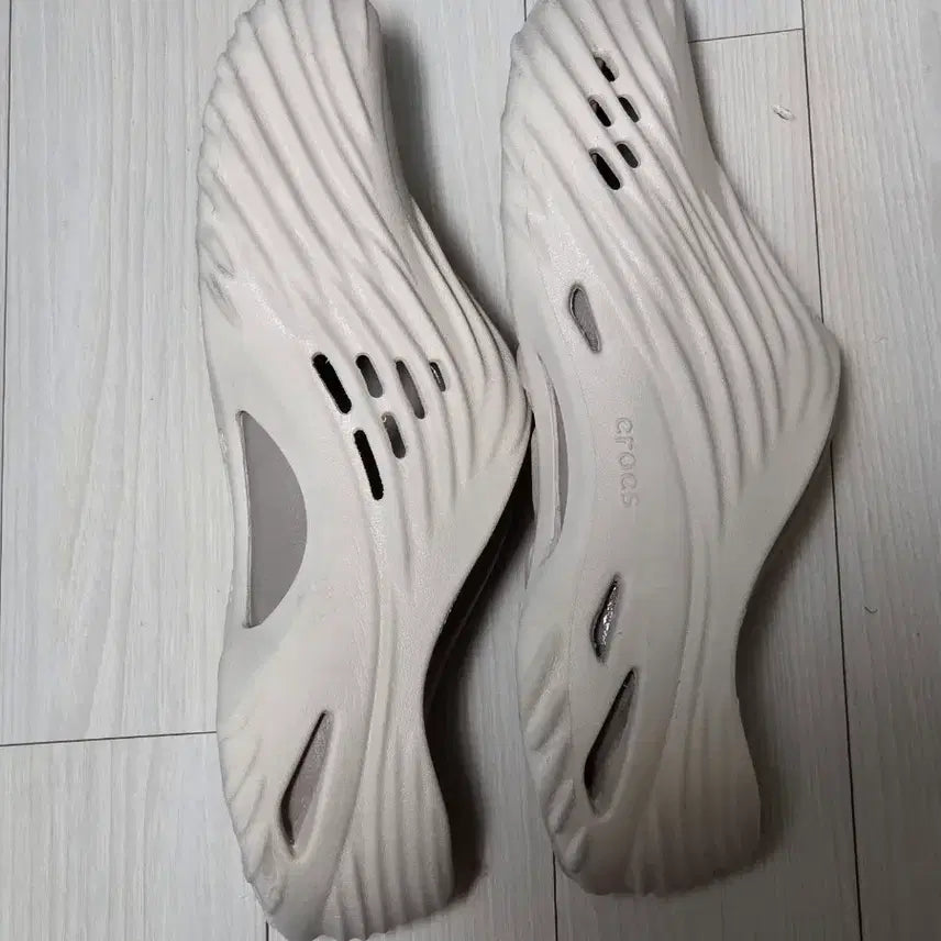 [SOLD OUT] 크록스 에코웨이브 아몬드틴트 265