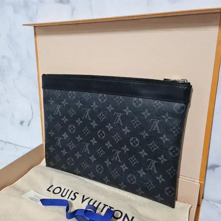 [SOLD OUT] 루이비통 포쉐트 모노그램 이클립스 정품 클러치