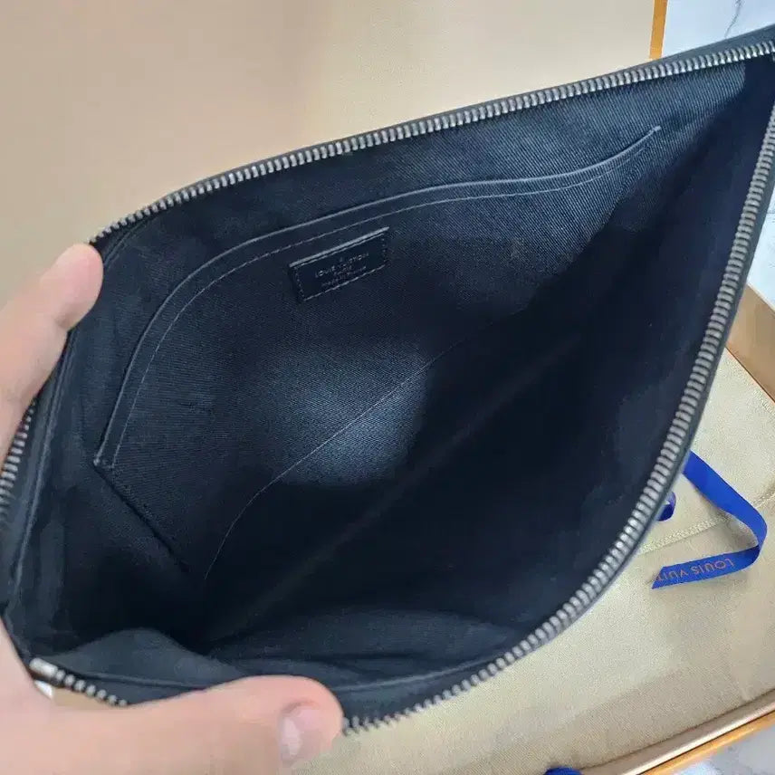 [SOLD OUT] 루이비통 포쉐트 모노그램 이클립스 정품 클러치