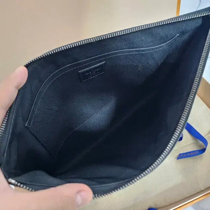 [SOLD OUT] 루이비통 포쉐트 모노그램 이클립스 정품 클러치