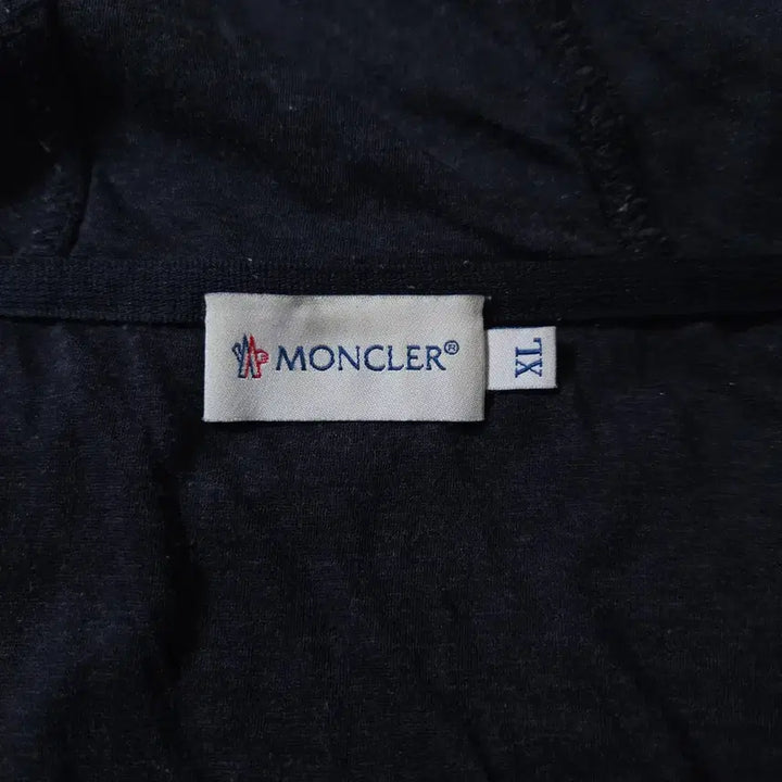 [SOLD OUT] 몽클레어 후드집업 점퍼